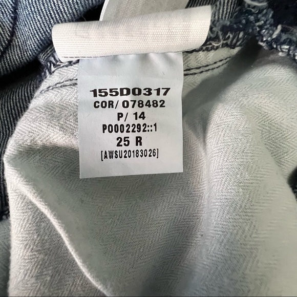 A&F Ultra High Rise Paper Bag Waist Mom Jean Size 25 - Picture 8 of 11